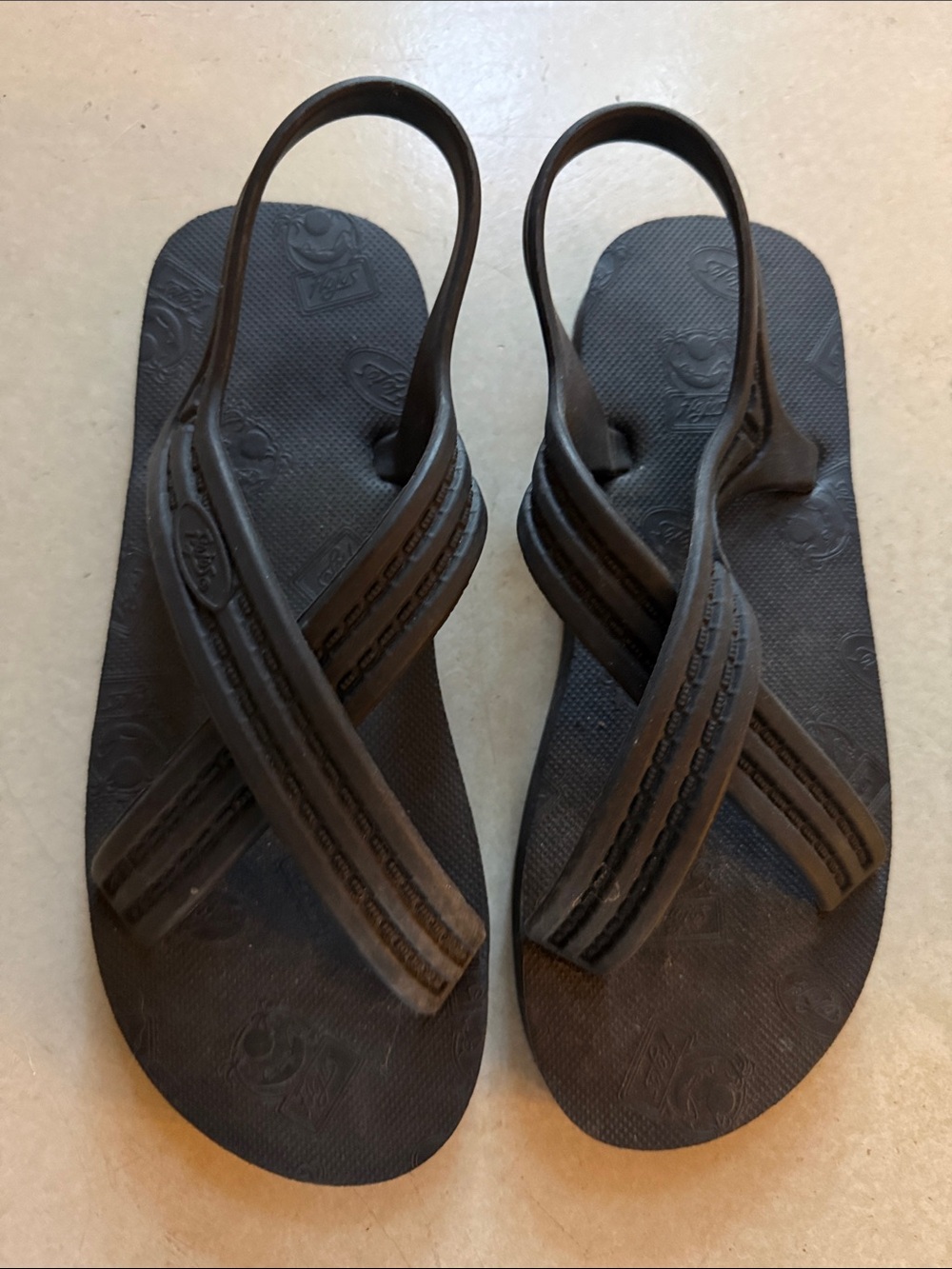 NEW Flojos Originals 101 Black Sandals